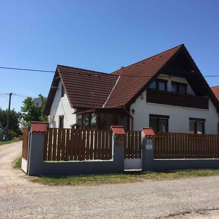 House And Apartment Balatonmariafuerdo 19319 Józseftelep Kültér fotó