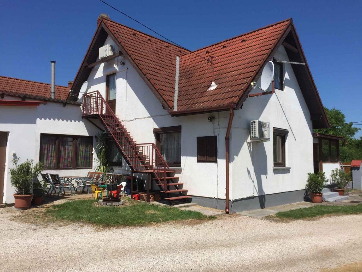 House And Apartment Balatonmariafuerdo 19319 Józseftelep Kültér fotó